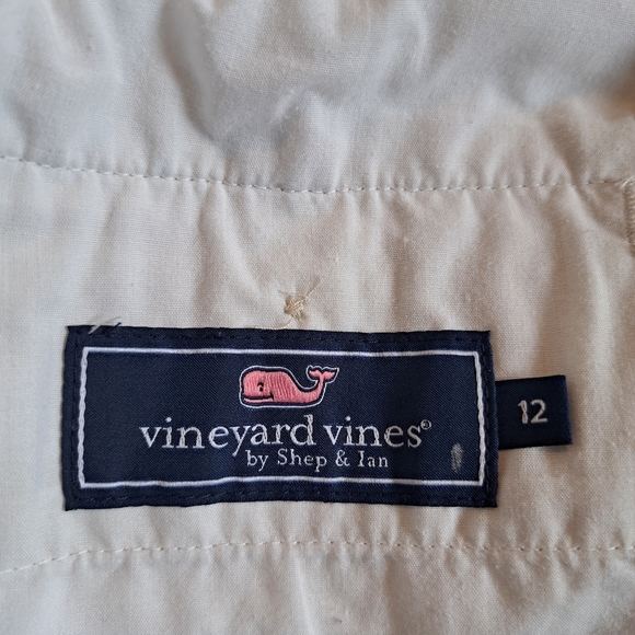 Vineyard Vines boys size 12 twill shorts with allover flag whale design - Picture 6 of 6